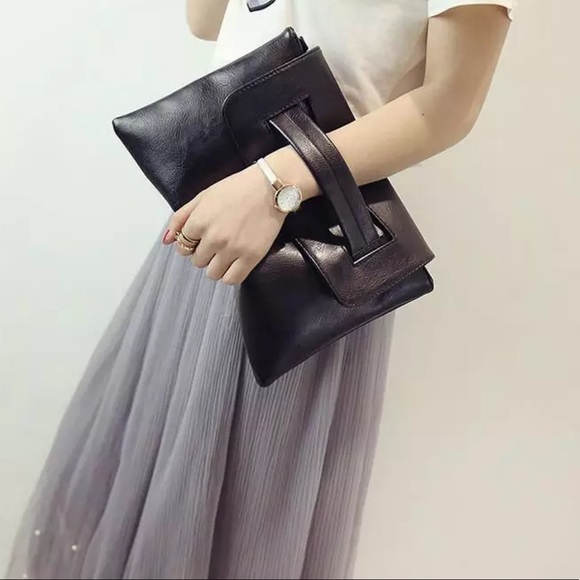 CLAUDINE Envelope Clutch, Black - Picture 2 of 8